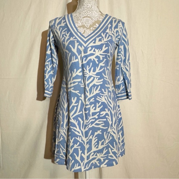 barbara gerwit Dresses & Skirts - Barbara gerwitt // light blue, white coral print v neck dress sz small mpm